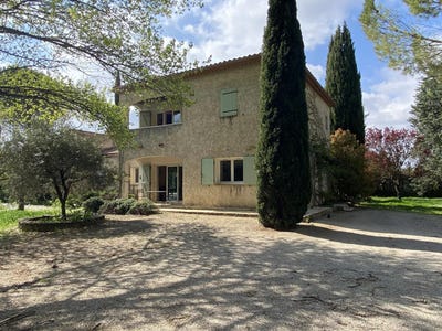 /international/fr/cadenet-provence-alpes-cote-d-azur-310098843350/