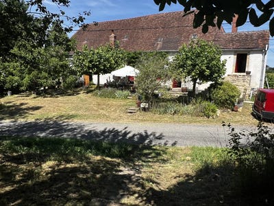 /international/fr/montaron-burgundy-310101356983/?lang=en