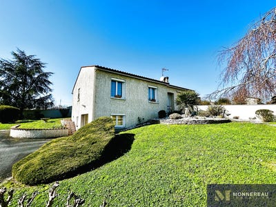 /international/fr/archiac-charente-310107817239/?lang=th