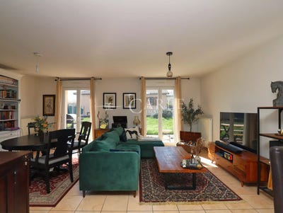 /international/fr/12a-rue-pasteur-genas-rhone-310106667924/