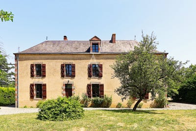 /international/fr/les-herbiers-pays-de-la-loire-310108421157/