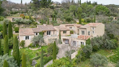 /international/fr/gordes-hh-15592837-gordes-provence-alpes-cote-d-azur-310100958326/