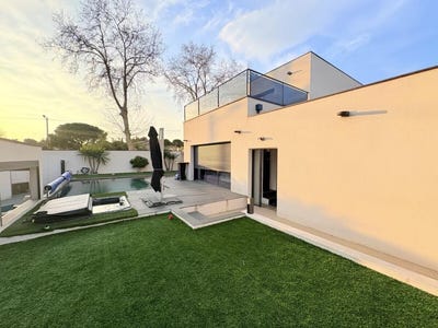 /international/fr/castelnau-le-lez-languedoc-roussillon-310106403197/