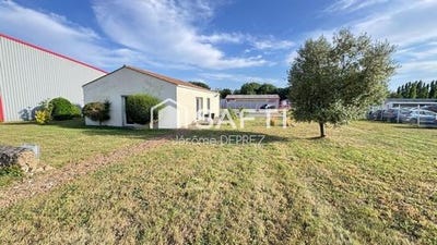 /international/fr/les-magnils-reigniers-pays-de-la-loire-310108375256/