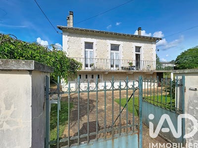 /international/fr/javerlhac-et-la-chapelle-saint-robert-aquitaine-310107912933/