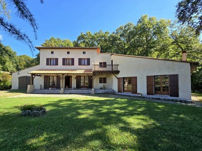 /international/fr/montmoreau-charente-310101207520/?lang=zh-cn