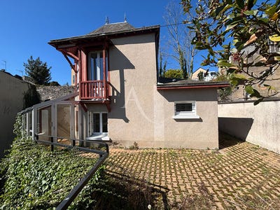 /international/fr/laval-pays-de-la-loire-310107423527/