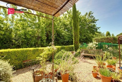/international/fr/uzes-languedoc-roussillon-310108407256/