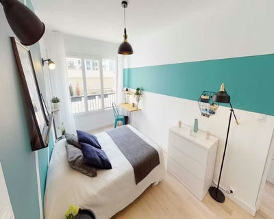/international/fr/rue-de-bagnolet-paris-ile-de-france-310108562205/