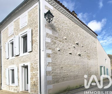 /international/fr/saint-georges-du-bois-charente-310106402559/