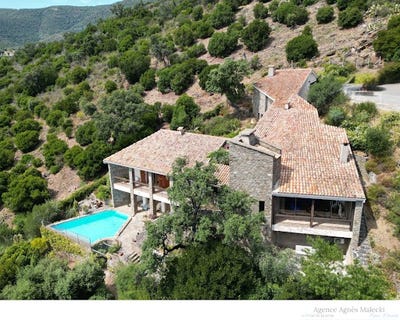 /international/fr/le-lavandou-provence-alpes-cote-d-azur-310101082166/