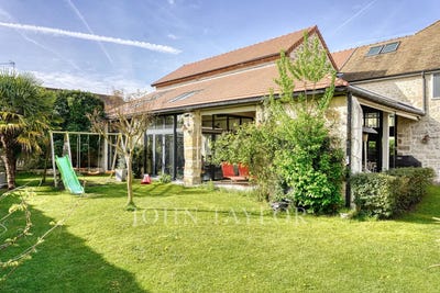 /international/fr/jouy-le-moutier-ile-de-france-310107676305/