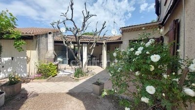 /international/fr/rognonas-provence-alpes-cote-d-azur-310099194380/?lang=en