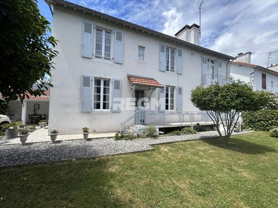 /international/fr/pau-rhone-310100734934/