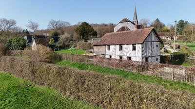 /international/fr/saint-martin-de-fresnay-la-basse-normandie-310106483940/