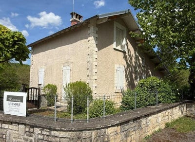 /international/fr/nanteuil-en-vallee-charente-310107673334/