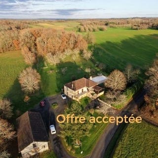 /international/fr/saint-aubin-de-nabirat-aquitaine-310103786059/