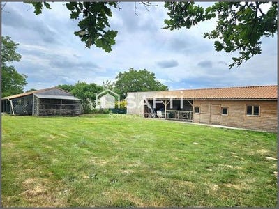 /international/fr/la-roche-sur-yon-pays-de-la-loire-310100460390/