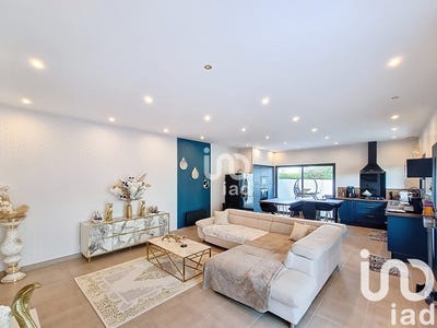 /international/fr/fontaine-le-comte-charente-310100290870/