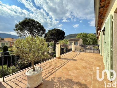 /international/fr/la-mole-provence-alpes-cote-d-azur-310099221849/