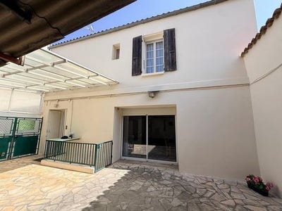 /international/fr/saintes-charente-310109079590/
