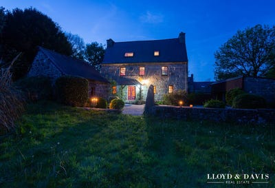 /international/fr/kergrist-moelou-brittany-310108053520/
