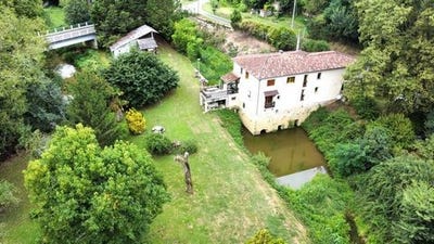 /international/fr/saint-pe-saint-simon-aquitaine-120095035434/?lang=en
