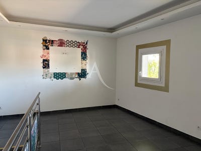 /international/fr/vinon-sur-verdon-provence-alpes-cote-d-azur-310108210367/