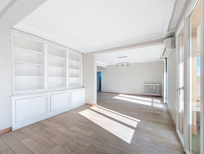 /international/fr/villeneuve-les-avignon-languedoc-roussillon-310101288326/
