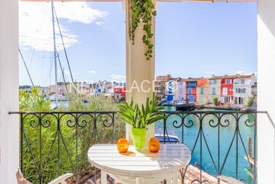 /international/fr/grimaud-provence-alpes-cote-d-azur-310107979697/