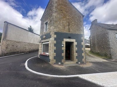 /international/fr/bourbriac-brittany-310108972643/