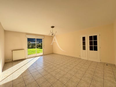 /international/fr/laval-pays-de-la-loire-310108484055/