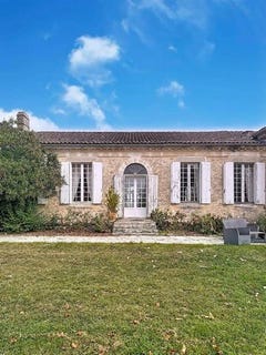 /international/fr/sauveterre-de-guyenne-aquitaine-310119599419/