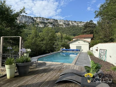 /international/fr/saint-antonin-noble-val-midi-pyrenees-310101357770/?lang=en