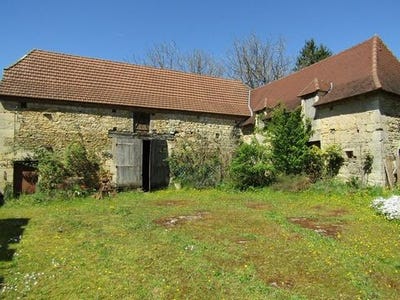 /international/fr/hautefort-aquitaine-310098769194/