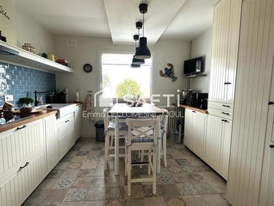 /international/fr/bayeux-la-basse-normandie-310106385661/