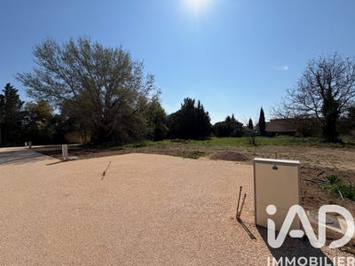 /international/fr/saint-quentin-la-poterie-languedoc-roussillon-310104943200/