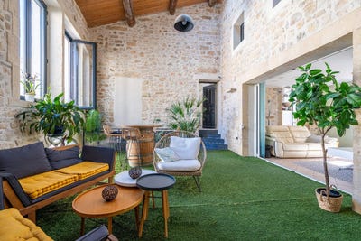 /international/fr/uzes-languedoc-roussillon-310100915236/?lang=zh-tw