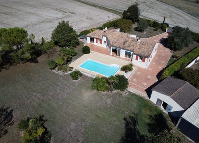 /international/fr/saintes-charente-310120021846/