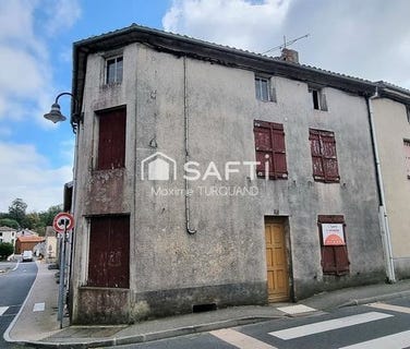 /international/fr/la-foret-sur-sevre-charente-310100057813/