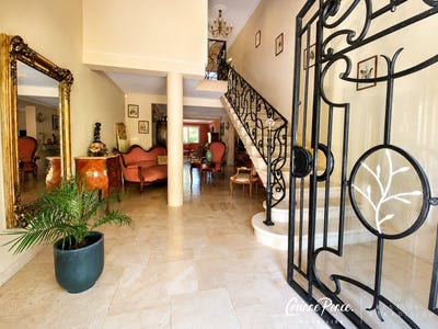 /international/fr/garons-languedoc-roussillon-310106244315/