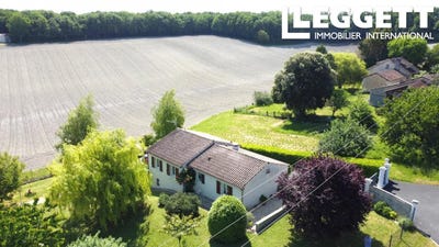 /international/fr/montmoreau-charente-310100932763/?lang=zh-tw