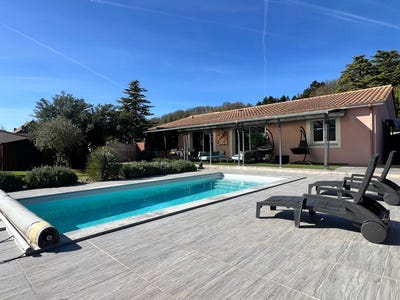 /international/fr/port-sainte-foy-et-ponchapt-aquitaine-310109113954/