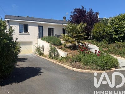 /international/fr/thouars-charente-310108263143/