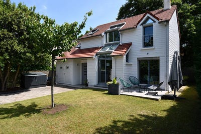 /international/fr/le-vesinet-ile-de-france-310100828582/?lang=en