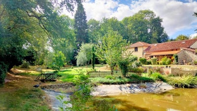 /international/fr/roumazieres-loubert-charente-310119995848/