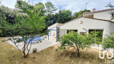 /international/fr/jard-sur-mer-pays-de-la-loire-310101157442/?lang=id