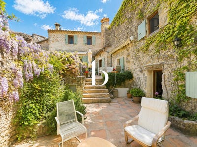 /international/fr/goudargues-languedoc-roussillon-310107950750/