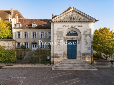 /international/fr/joigny-burgundy-310103277967/