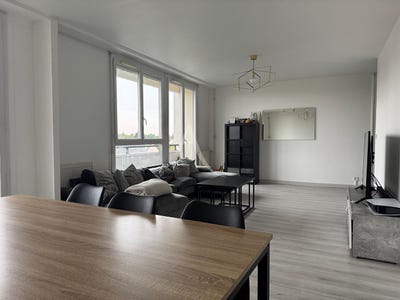 /international/fr/trelaze-pays-de-la-loire-310106133644/
